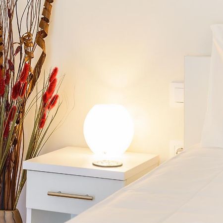 Ferienwohnung Charmy Petit Flat In Athen Exterior foto
