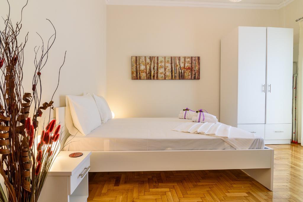 Ferienwohnung Charmy Petit Flat In Athen Exterior foto