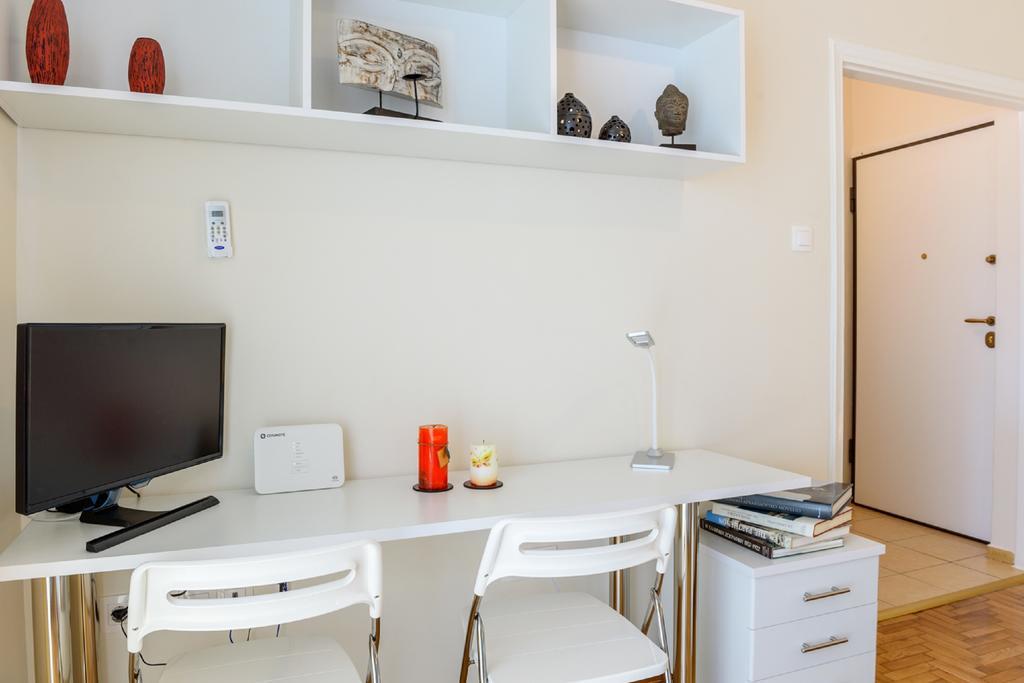Ferienwohnung Charmy Petit Flat In Athen Exterior foto